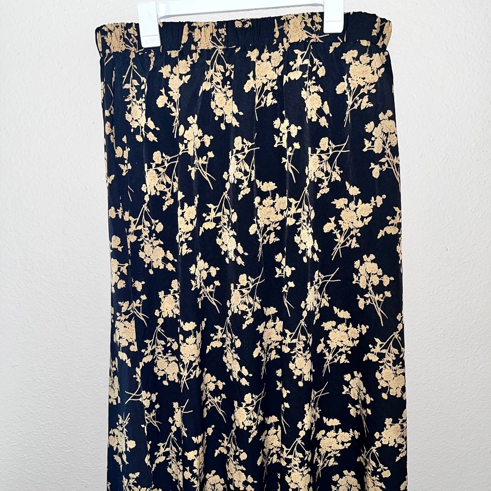 Black and gold Floral Print Skirt